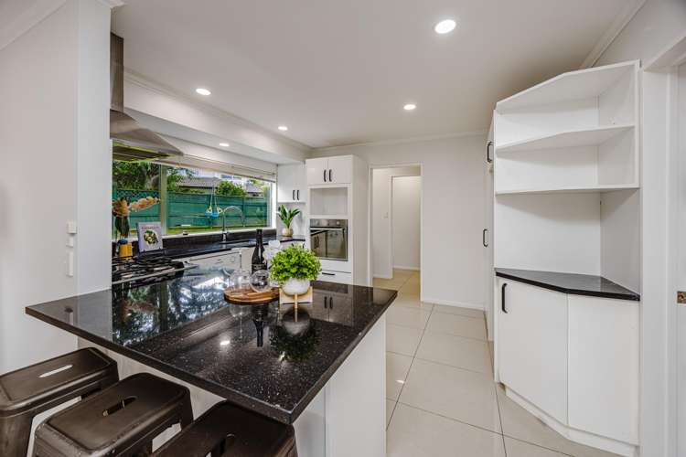 16 Cumbrian Place, Conifer Grove Takanini_12