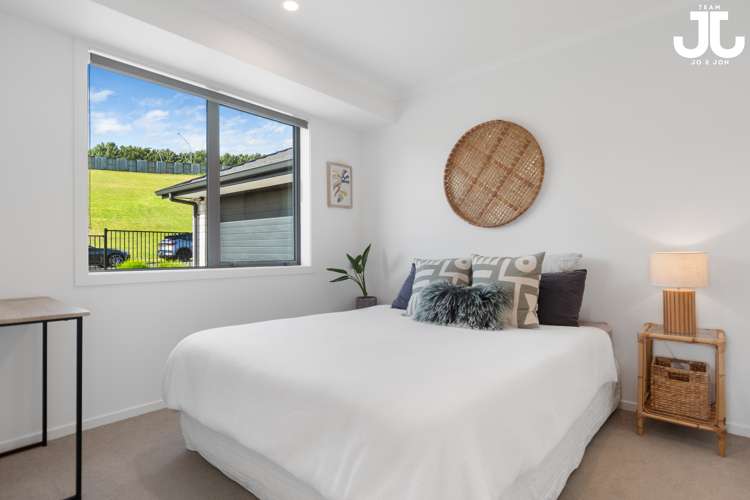 56 Whakaturou Crescent Pyes Pa_17