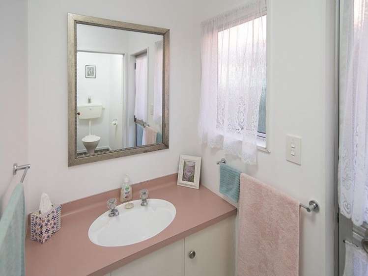 8 Ashcroft Place Richmond_16