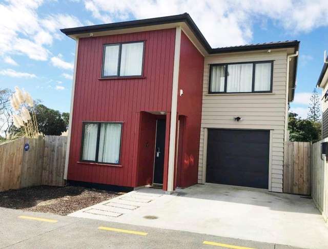Modern 5 Bedroom 3 Bathroom House in Otahuhu