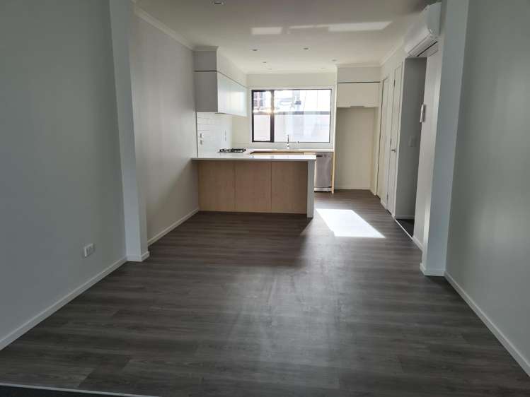 8/182 London Street Hamilton Central_3