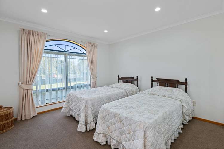 13 Reynolds Drive Glenview_11