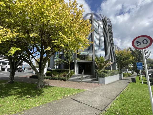 Turnkey Workspace | Premium Fitout & 18 Parks