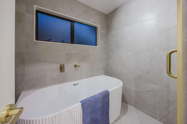 34 St Annes Crescent Wattle Downs_11
