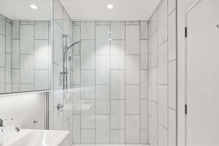 33 Jean Caldwell Way Island Bay_12