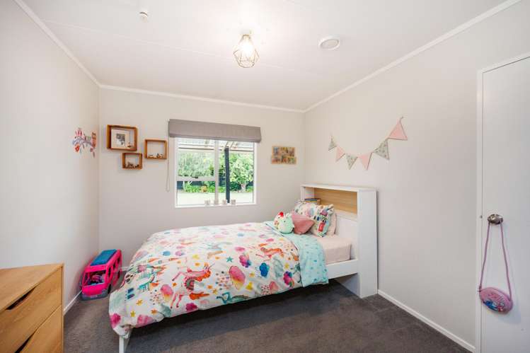 27 Ferndale Place Feilding_7