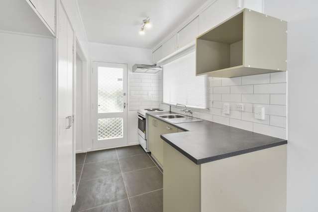 2/16 Churchill Avenue Manurewa_3