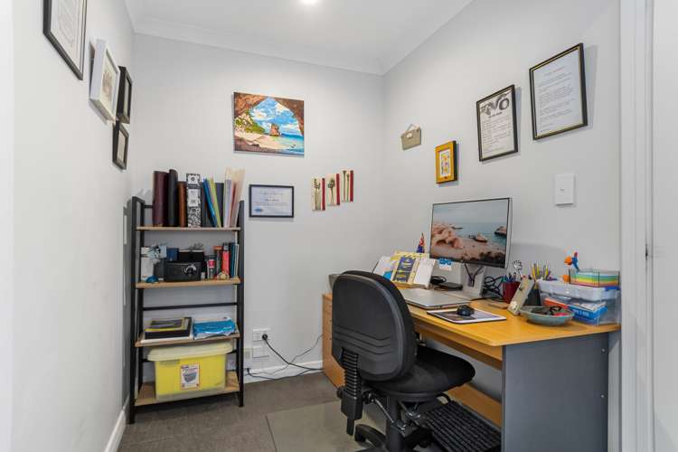 10 Furl Close Pyes Pa_10