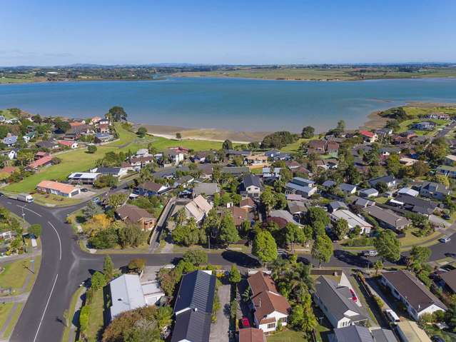 12 Sunningdale Street Wattle Downs_4