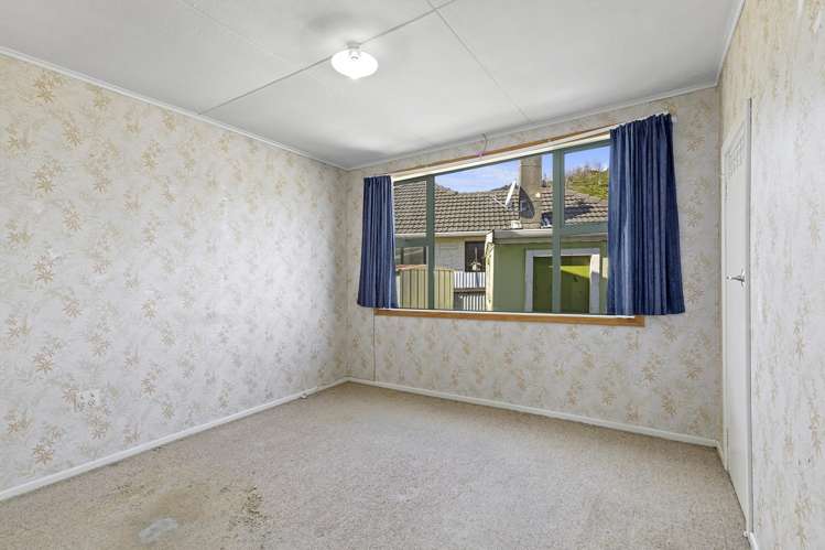 2 Miles Crescent Wainuiomata_11