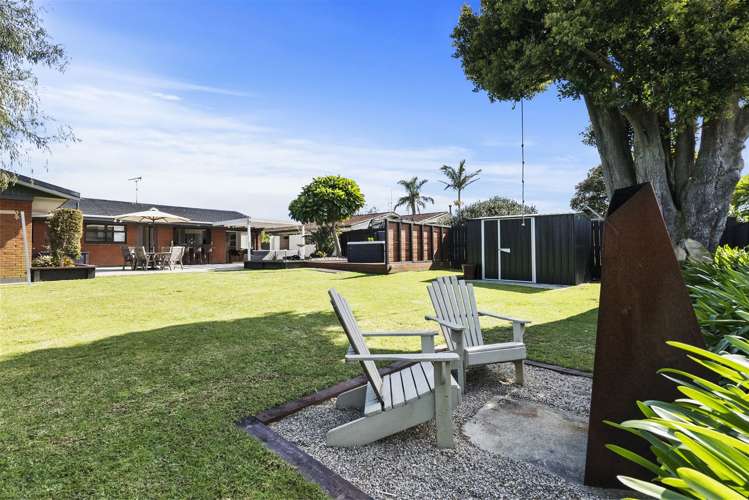 8 Quibray Place Botany Downs_28