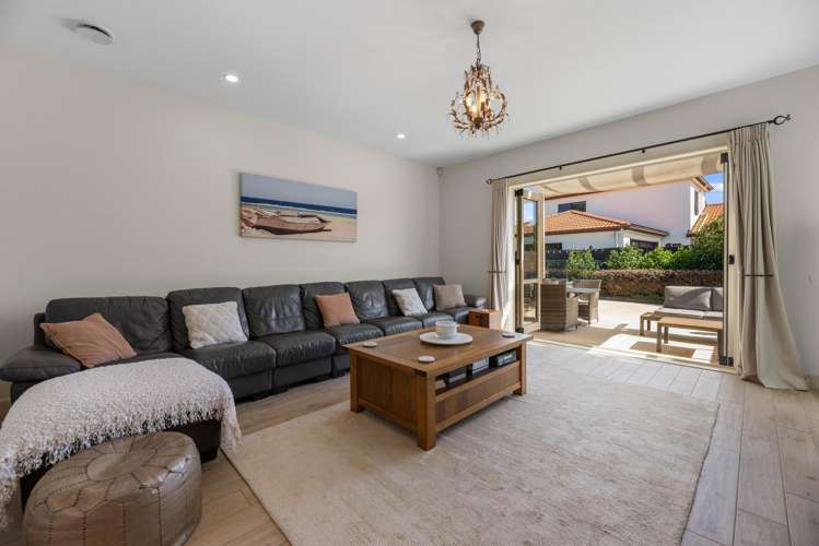 21 Santa Cruz Drive Papamoa_3