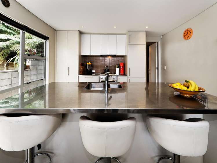 21 Chamari Close Titirangi_7