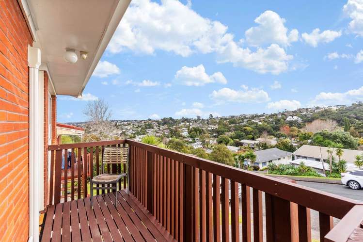 1/2 Cheval Drive Totara Vale_9