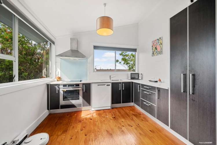 9A Evan Street Belmont_13