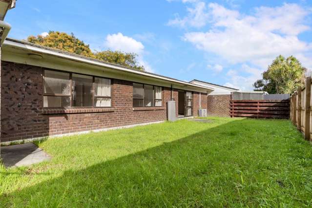 Spacious 2-Bedroom Unit – Priced to Sell!