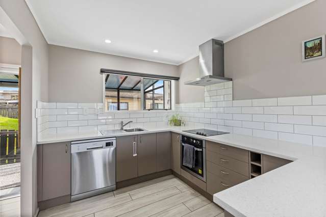 2/2 Forsythe Place Massey_2