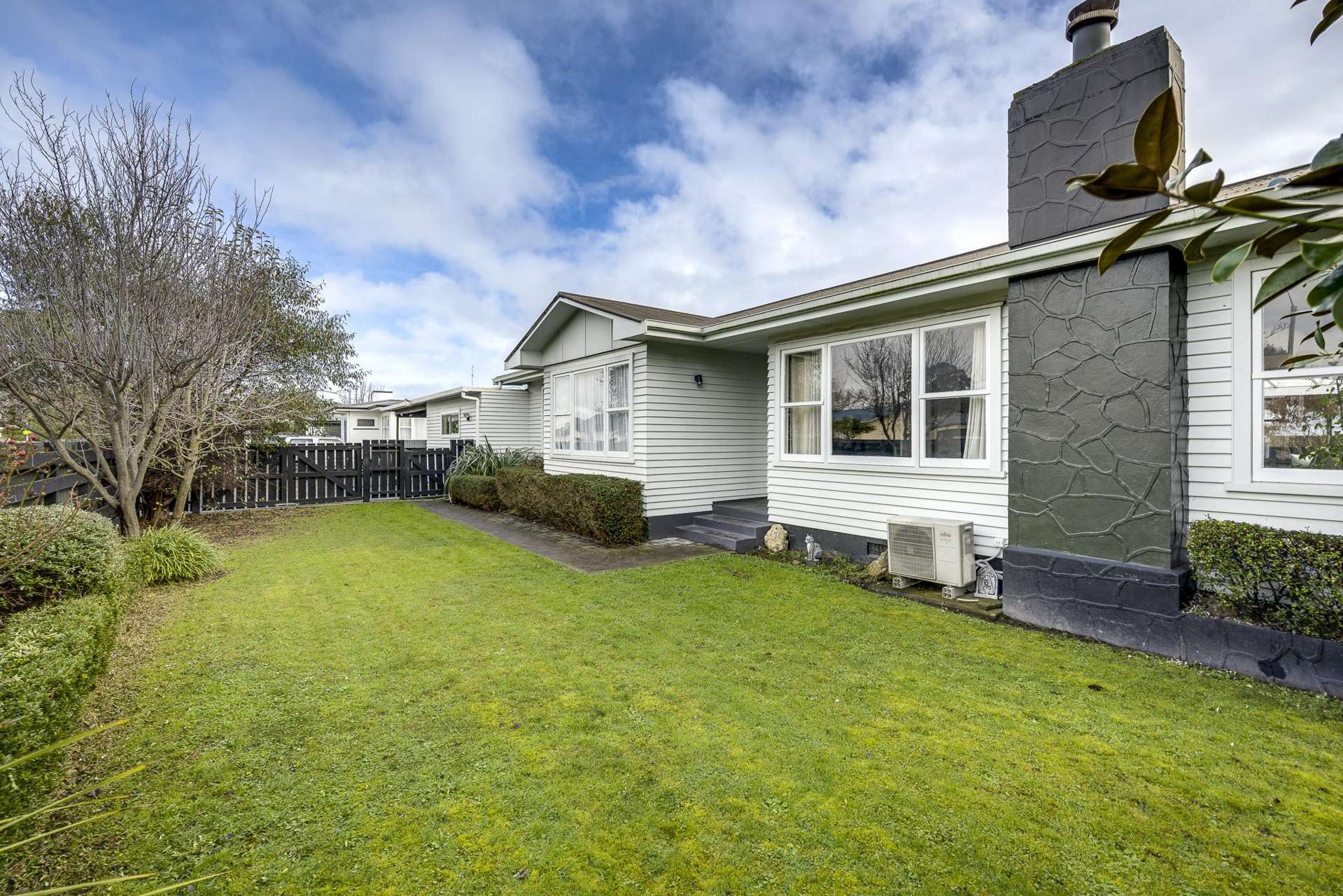 1214 Willowpark Road North Mayfair_0