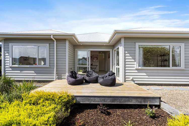 32 Colonial Drive Silverdale_23