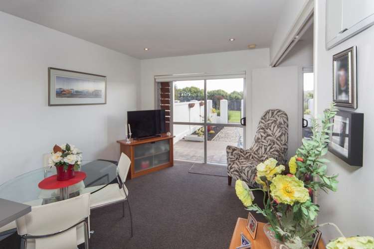 B6/60 Masons Road Oteha_5