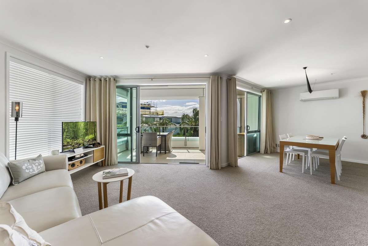 210/136 Marine Parade_2
