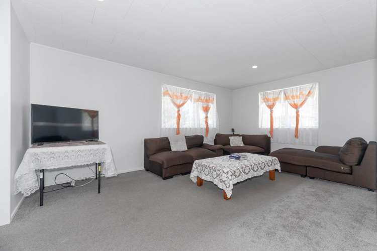 2/21 Lancaster Road Beach Haven_8