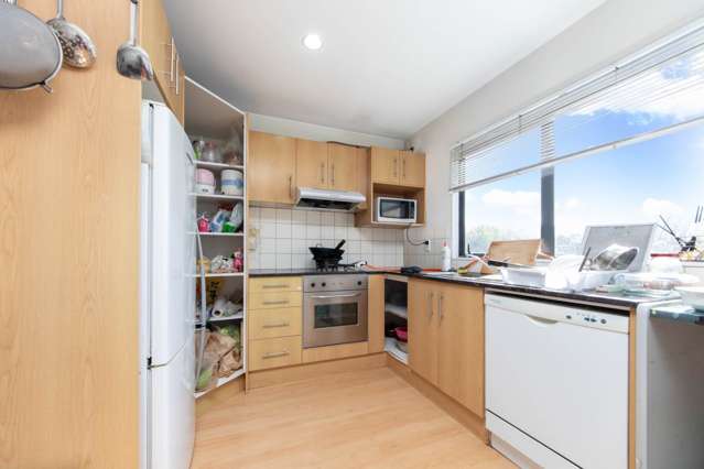 1/12 Crown Lynn Place New Lynn_1