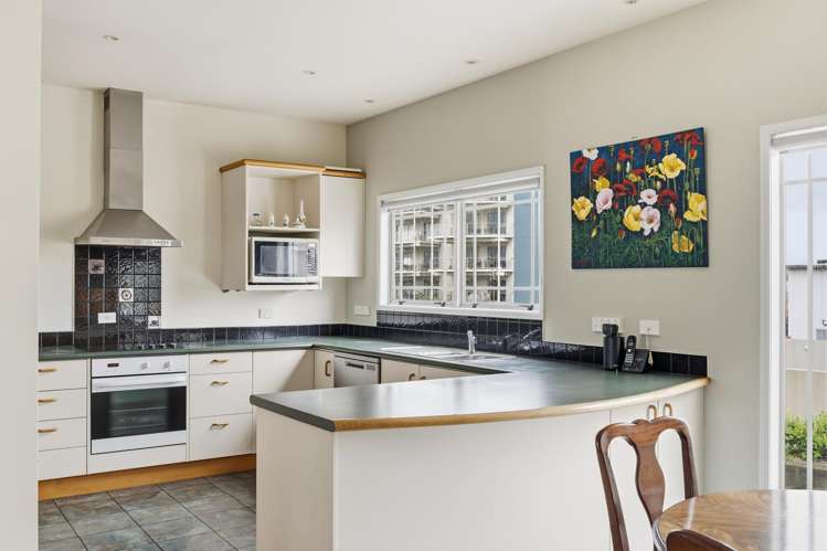 13/100 Customhouse Street Gisborne_3