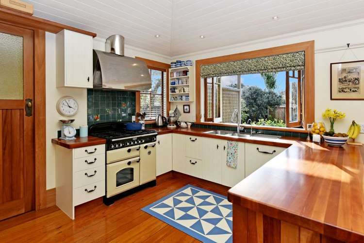 6 Ascot Avenue Narrow Neck_8