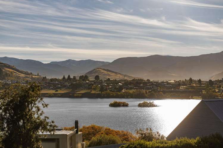 Villa 4/3 Loop Road Kelvin Heights_6