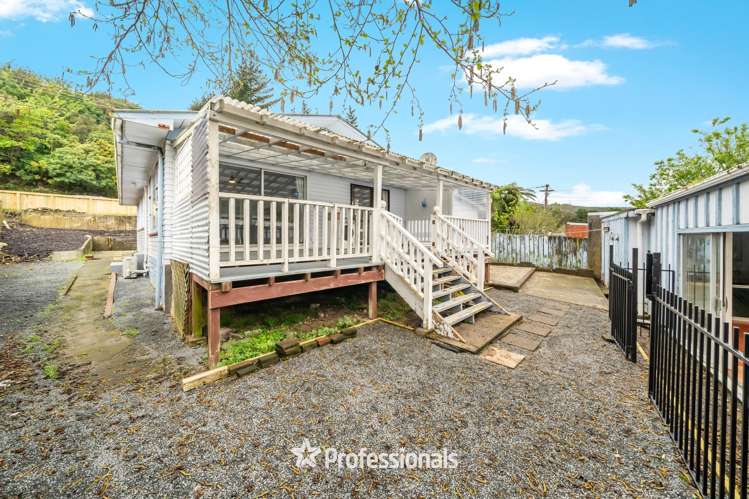 116 Coast Road Wainuiomata_12