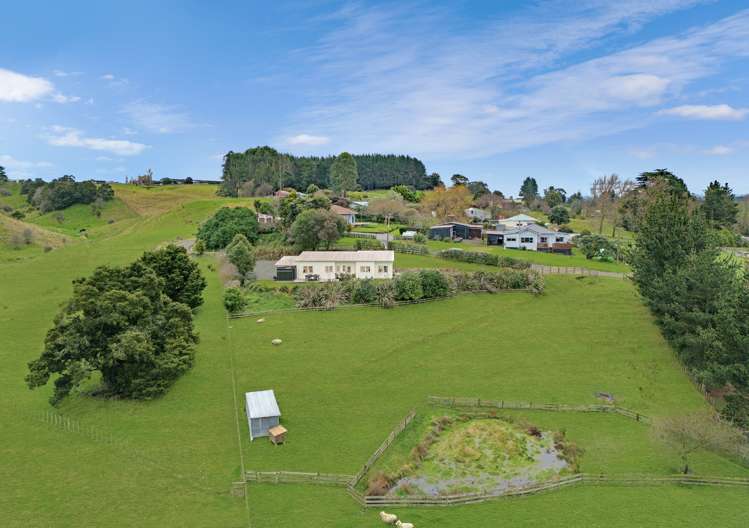 17 King Street Halcombe_28