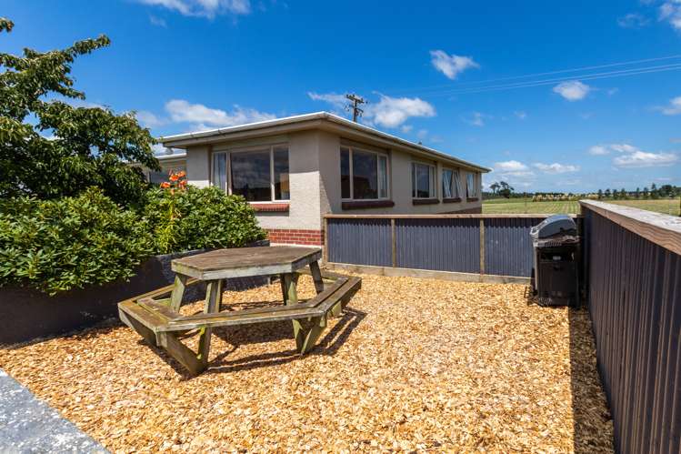 100 Fraser Road Winton Surrounds_8