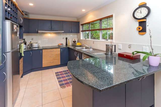 10a Hemsway Place Sunnyhills_2