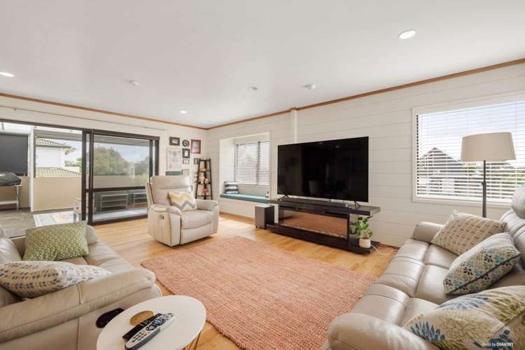 19 Alec Craig Way Gulf Harbour_4