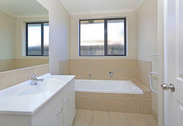 203 Keri Vista Rise Papakura_2