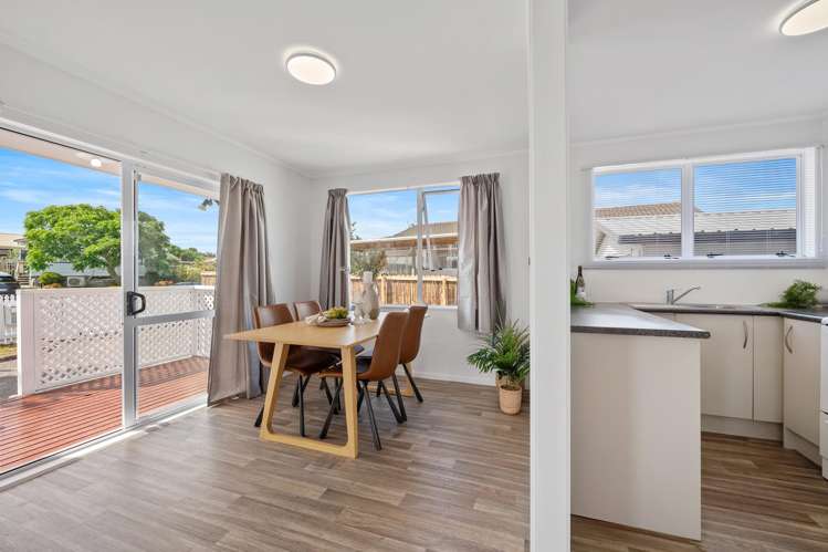 8 Childers Road Ranui_10