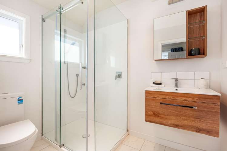 8 Jalna Avenue Khandallah_21