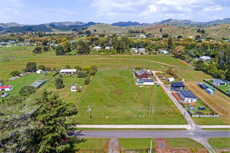 60 Banks Street Tolaga Bay_7