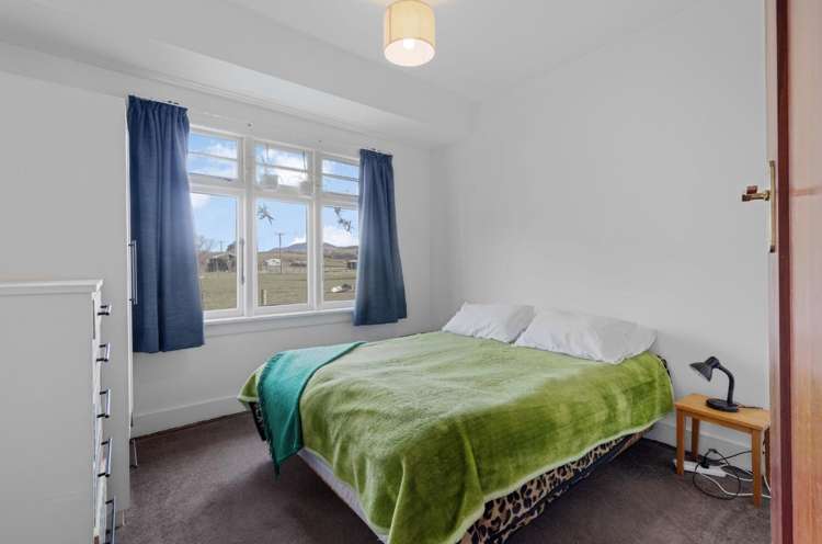 5669A West Coast Road Springfield_15