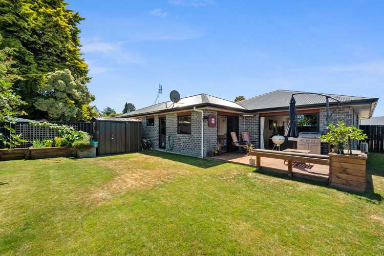 15/11 Errol Close Burbush_8