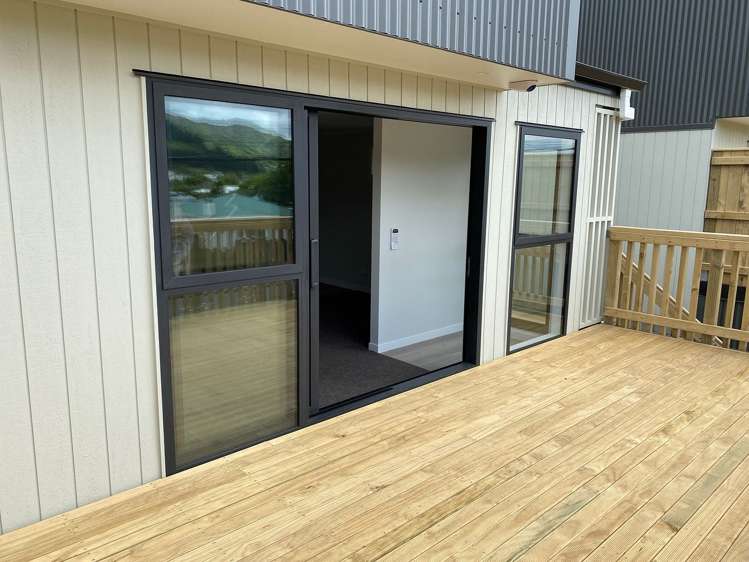 10 Main Road Wainuiomata_8