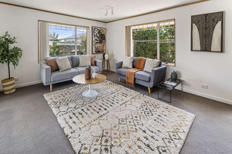 14 Vining Crescent Stoke_11