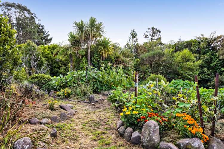 602 Pembroke Road West Stratford_24