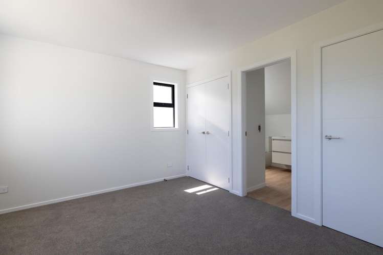 105 Main Road Wainuiomata_6