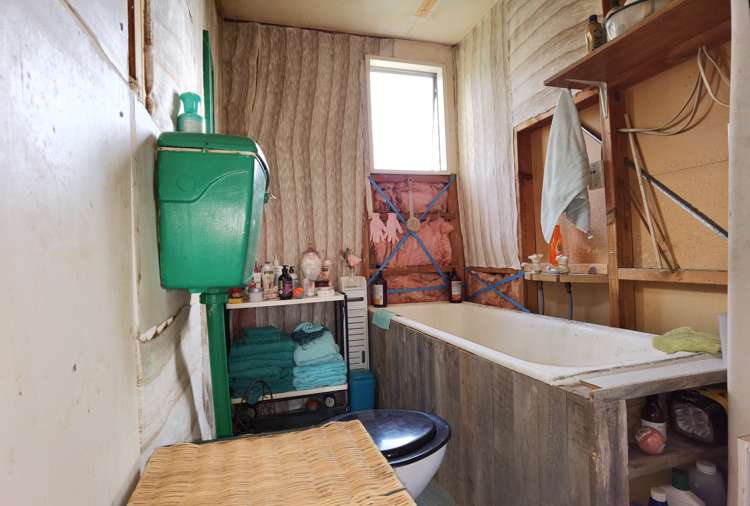 23 Main Road Whataroa_6