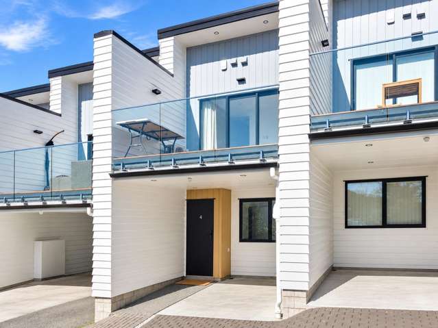 Modern Townhouse with Outdoor Living Areas