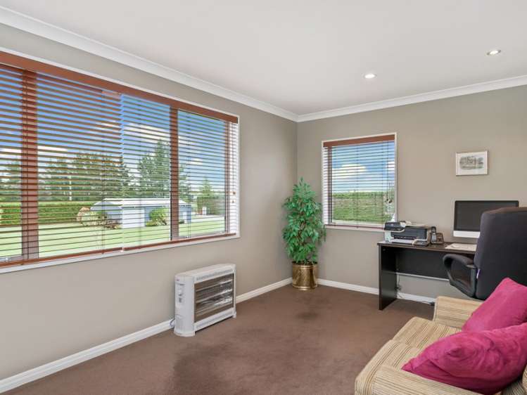 166 Halkett Road West Melton_20