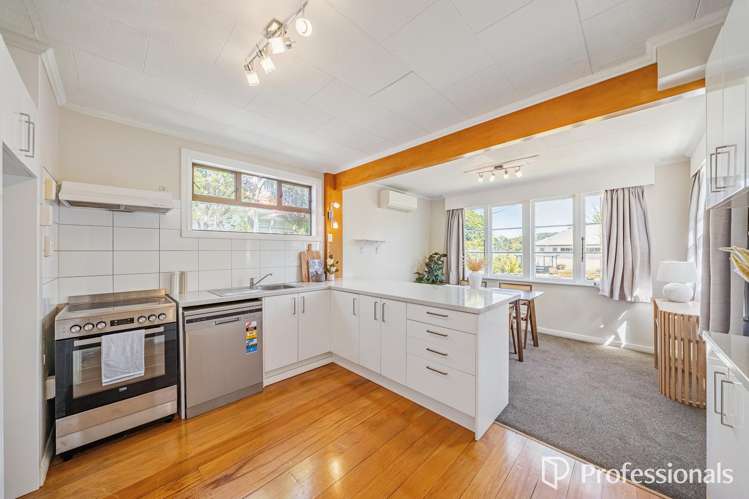 2 Churton Crescent Taita_8