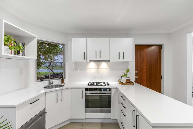 24 George Deane Place Greenhithe_19